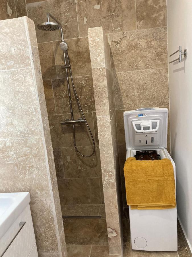 Charmant Studio Dans Villa - Parking - Jardin ลาแซน-ซูร์-แมร์ ภายนอก รูปภาพ
