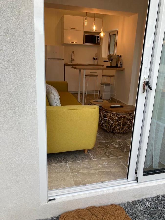 Charmant Studio Dans Villa - Parking - Jardin ลาแซน-ซูร์-แมร์ ภายนอก รูปภาพ